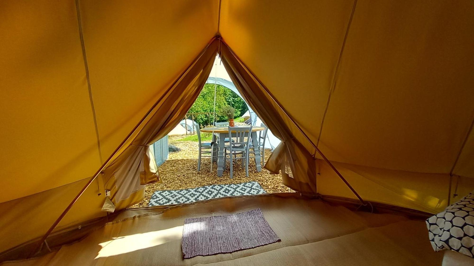 Tente Insolite En Pleine Nature Treduder 外观 照片